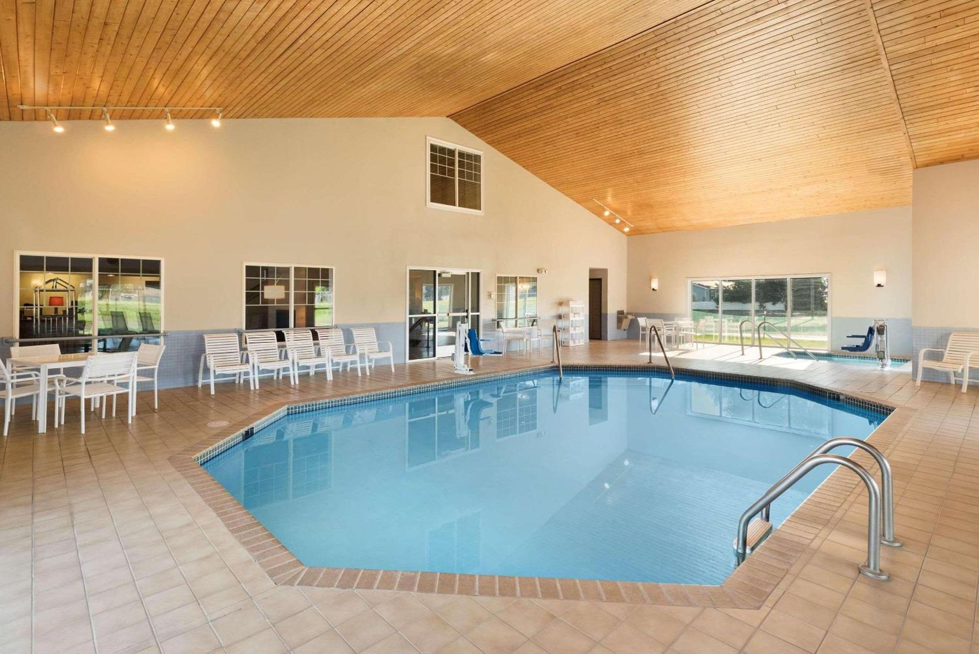 Country Inn & Suites By Radisson, Chippewa Falls, Wi Екстериор снимка