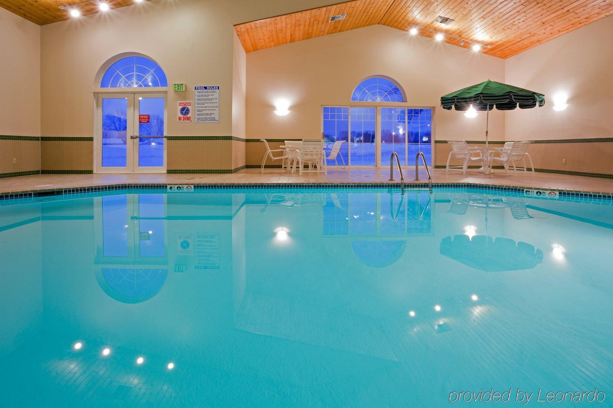Country Inn & Suites By Radisson, Chippewa Falls, Wi Екстериор снимка