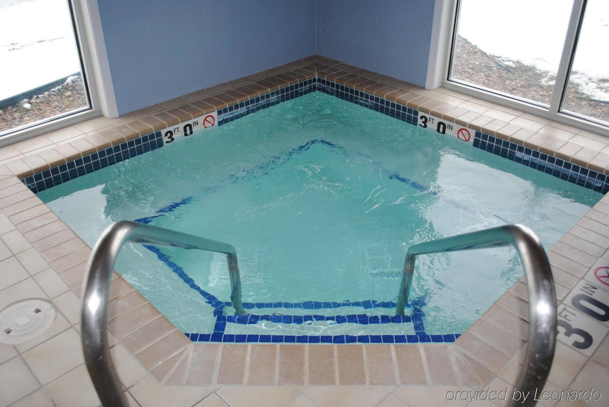 Country Inn & Suites By Radisson, Chippewa Falls, Wi Екстериор снимка